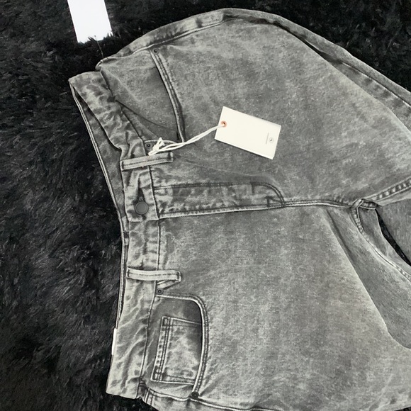 Good American Good Icon Loose Fit Black jeans Size 14 NWT $155 - Picture 4 of 5